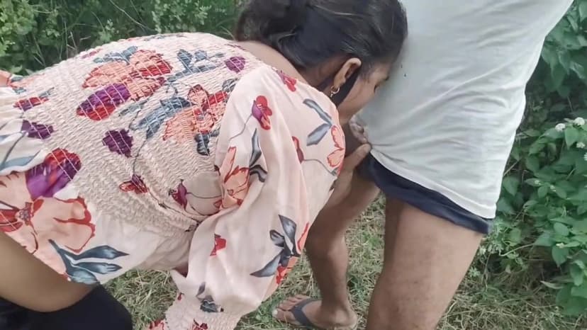 Thumbnail for Indian Desi Girl Quick Blowjob Outside