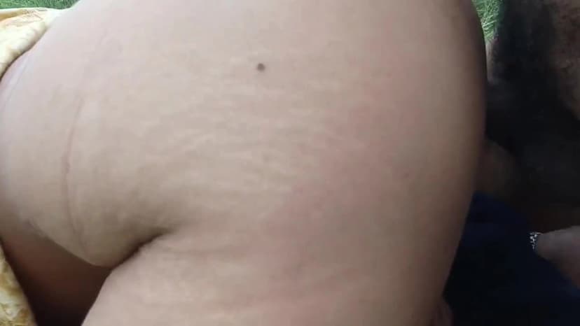 Thumbnail for Sali Gets Caught and Has Outdoor Sex with Boyfriend in Hindi Audio Mms Video